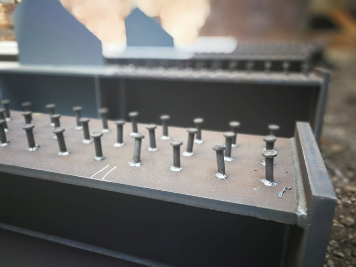 H型鋼梁、格構(gòu)柱