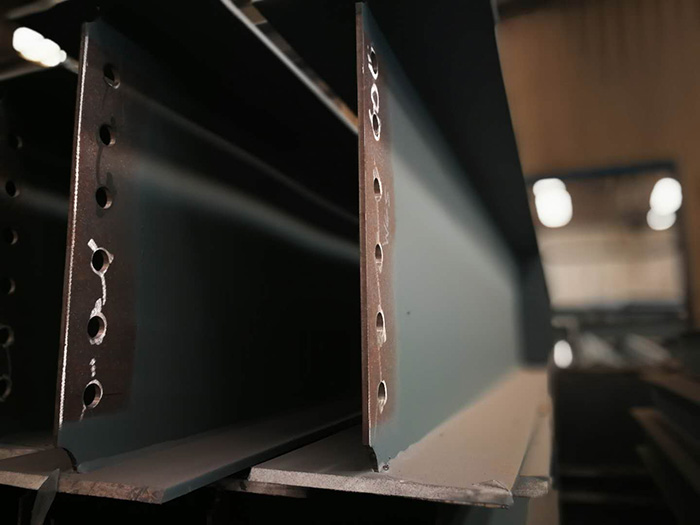 H型鋼梁、格構(gòu)柱