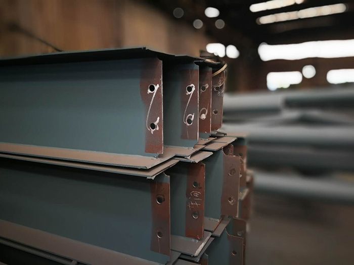 H型鋼梁、格構(gòu)柱