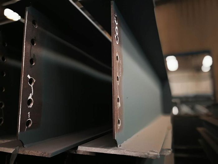 H型鋼梁、格構(gòu)柱